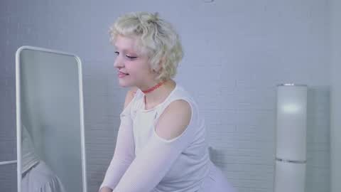 mia_ll1 online show from 11, 9, 2025