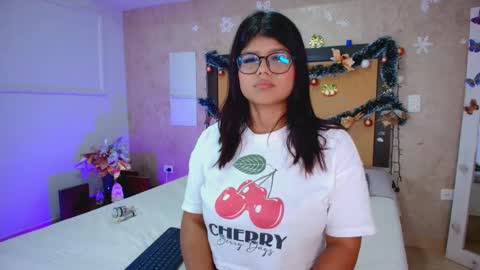 MIALOPEZ      .     Y      .      online show from 7, 1, 2026