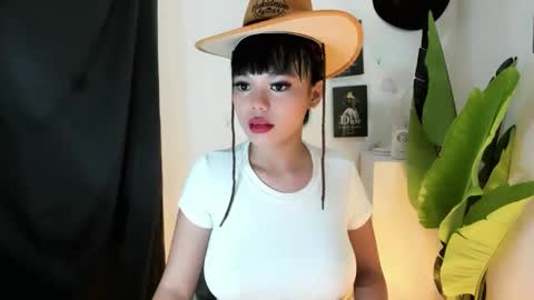 M I A online show from 7, 6, 2026