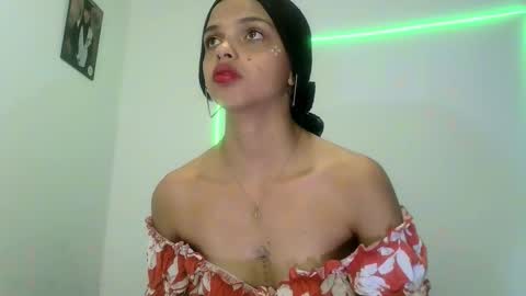 Snapshot of mia_lucy_21 chatting on 24, 9, 2025 mia lucy 21 online show from 24, 9, 2025