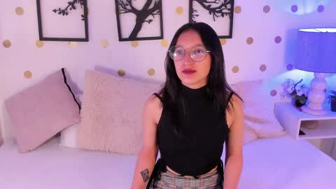 Mia online show from 9, 6, 2026