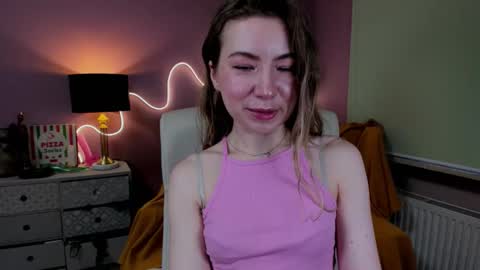 Mia online show from 4, 12, 2025