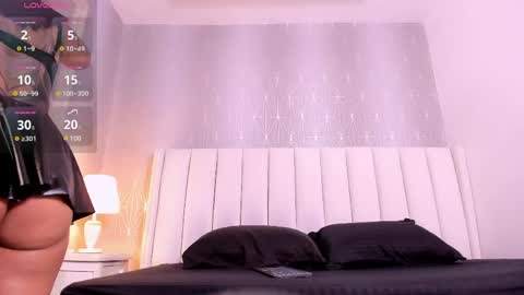 Snapshot of mia_medina chatting on 1, 5, 2026 online show from 1, 5, 2026