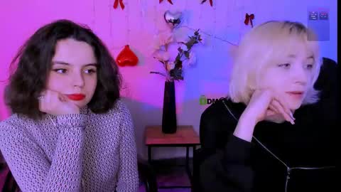 mia_mooon_ online show from 15, 4, 2026