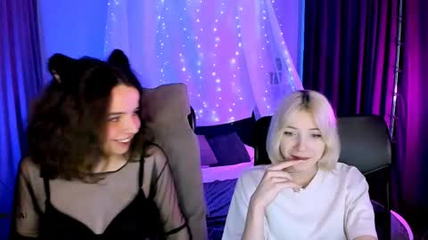 mia_mooon_ online show from 19, 5, 2026