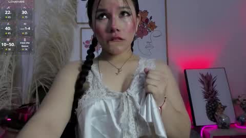 Snapshot of mia_moralez chatting on 8, 10, 2025 MIA online show from 8, 10, 2025