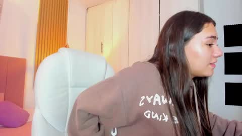 Mia Nevaeh - follow me online show from 14, 1, 2025