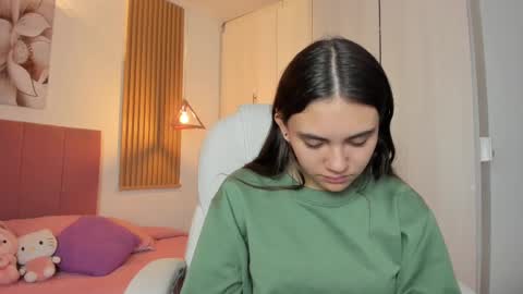 Mia Nevaeh - follow me online show from 3, 3, 2025