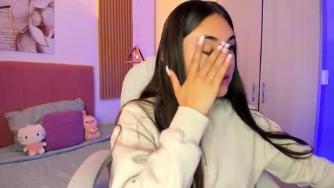 Mia Nevaeh - follow me online show from 24, 10, 2025