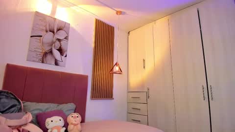 Mia Nevaeh - follow me online show from 16, 11, 2025