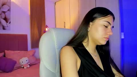 Mia Nevaeh - follow me online show from 9, 1, 2026