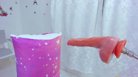 mia novoa online show from 6, 12, 2024