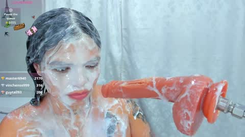 mia novoa online show from 26, 2, 2025