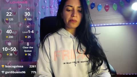 Snapshot of mia_petitebaby chatting on 17, 12, 2024  Ma  online show from 17, 12, 2024