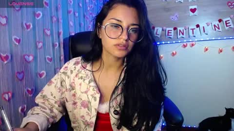 Snapshot of mia_petitebaby chatting on 7, 2, 2025  Ma  online show from 7, 2, 2025