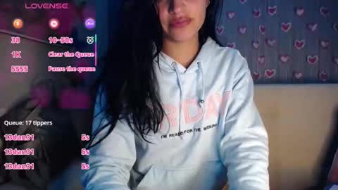 Snapshot of mia_petitebaby chatting on 19, 11, 2025 Ma online show from 19, 11, 2025