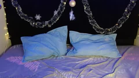 Mia  online show from 13, 12, 2024