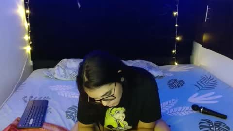 Mia  online show from 28, 2, 2025