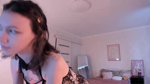 Mia Pimmy online show from 3, 5, 2026