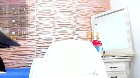 Snapshot of mia_pineda chatting on 31, 12, 2024 Mariana online show from 31, 12, 2024