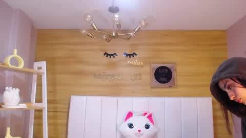 Snapshot of mia_ponce_a chatting on 16, 10, 2025 MIA online show from 16, 10, 2025