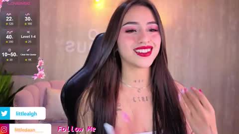 Snapshot of mia_ponce_a chatting on 5, 11, 2025 MIA online show from 5, 11, 2025