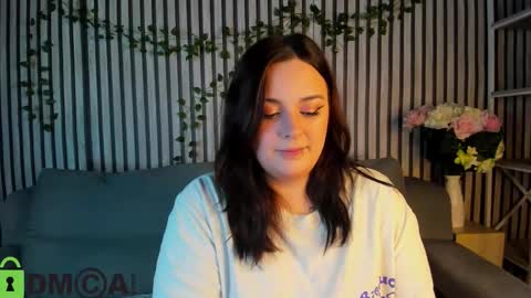 Snapshot of mia_r0ss chatting on 27, 10, 2025 Mia online show from 27, 10, 2025