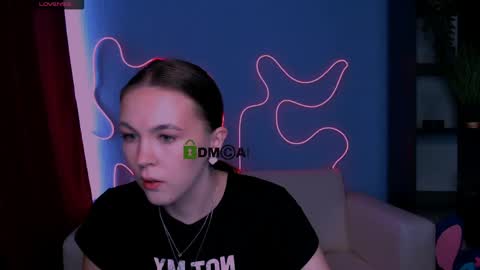 mia online show from 19, 4, 2026