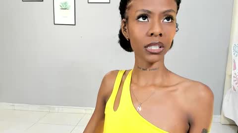 Snapshot of mia_rissi chatting on 12, 3, 2025 Mia online show from 12, 3, 2025