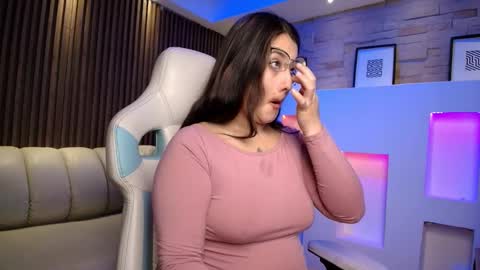 mia_rossi9 online show from 16, 2, 2026