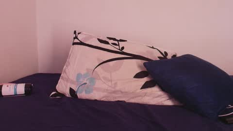 Mia Roush online show from 5, 1, 2026