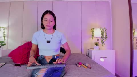 Snapshot of mia_rousse25 chatting on 18, 9, 2025 mia rousse25 online show from 18, 9, 2025