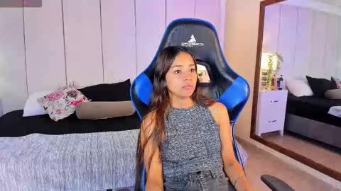 mia rousse25 online show from 30, 11, 2025