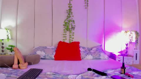 Snapshot of mia_rousse25 chatting on 19, 4, 2026 mia rousse25 online show from 19, 4, 2026