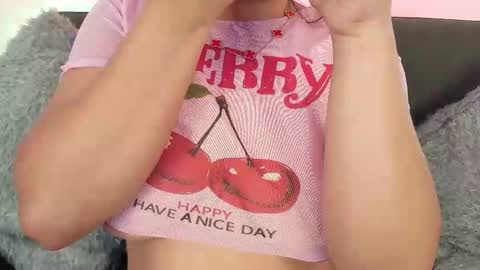 Snapshot of mia_roux13 chatting on 3, 10, 2025 Mia Roux online show from 3, 10, 2025