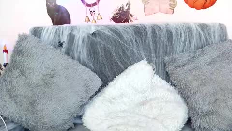 Snapshot of mia_roux13 chatting on 16, 10, 2025 Mia Roux online show from 16, 10, 2025