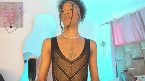 Snapshot of mia_royal chatting on 30, 5, 2026 mia_royal online show from 30, 5, 2026