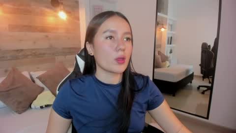 Snapshot of mia_slora chatting on 15, 7, 2026 M I A online show from 15, 7, 2026