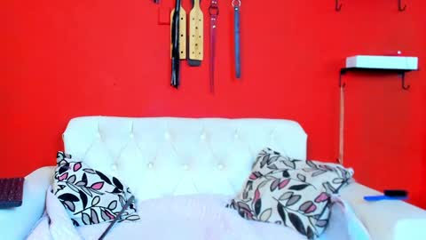 Mia sophiia online show from 9, 1, 2025