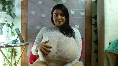 Snapshot of mia_squirt_big chatting on 24, 4, 2026 Mia squirt big INDEPENDENT MODEL...ONLYFANS online show from 24, 4, 2026