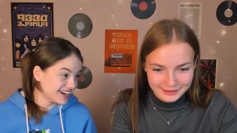 Snapshot of mia_starrr_ chatting on 6, 11, 2025 mia_starrr_ online show from 6, 11, 2025