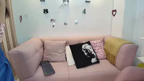 Snapshot of mia_suki chatting on 8, 3, 2025 Mia online show from 8, 3, 2025