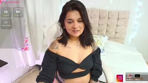 Snapshot of mia_traveluxe chatting on 26, 9, 2025 Mia online show from 26, 9, 2025