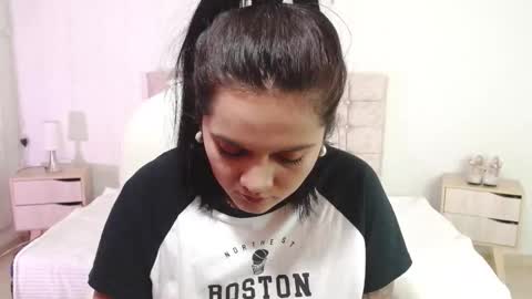 Snapshot of mia_traveluxe chatting on 15, 10, 2025 Mia online show from 15, 10, 2025