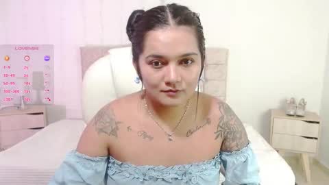 Snapshot of mia_traveluxe chatting on 21, 10, 2025 Mia online show from 21, 10, 2025