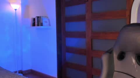 Snapshot of mia_v7 chatting on 11, 3, 2025 Mia online show from 11, 3, 2025