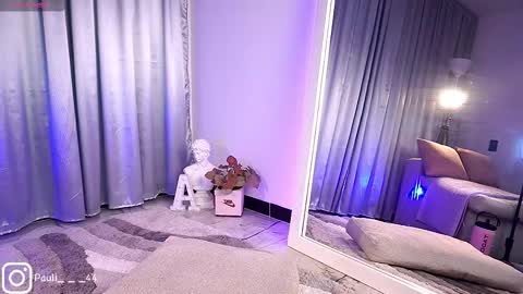 Snapshot of mia_v7 chatting on 20, 9, 2025 Mia online show from 20, 9, 2025