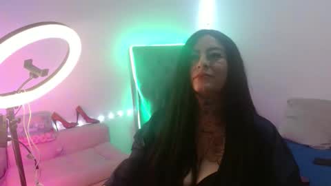 MIA VANTT online show from 22, 3, 2026