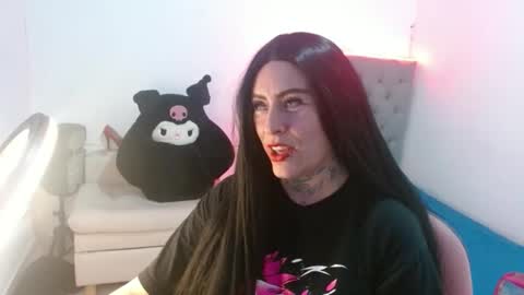 MIA VANTT online show from 23, 3, 2026