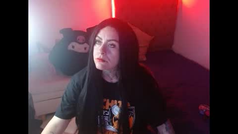 MIA VANTT online show from 26, 3, 2026